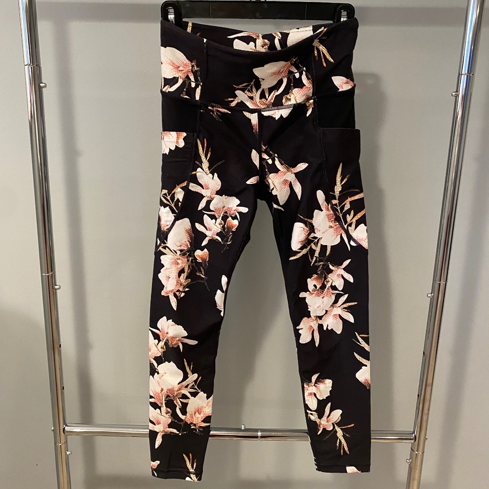 Athleta Floral Print 7/8 Leggings with Pockets – Size S
